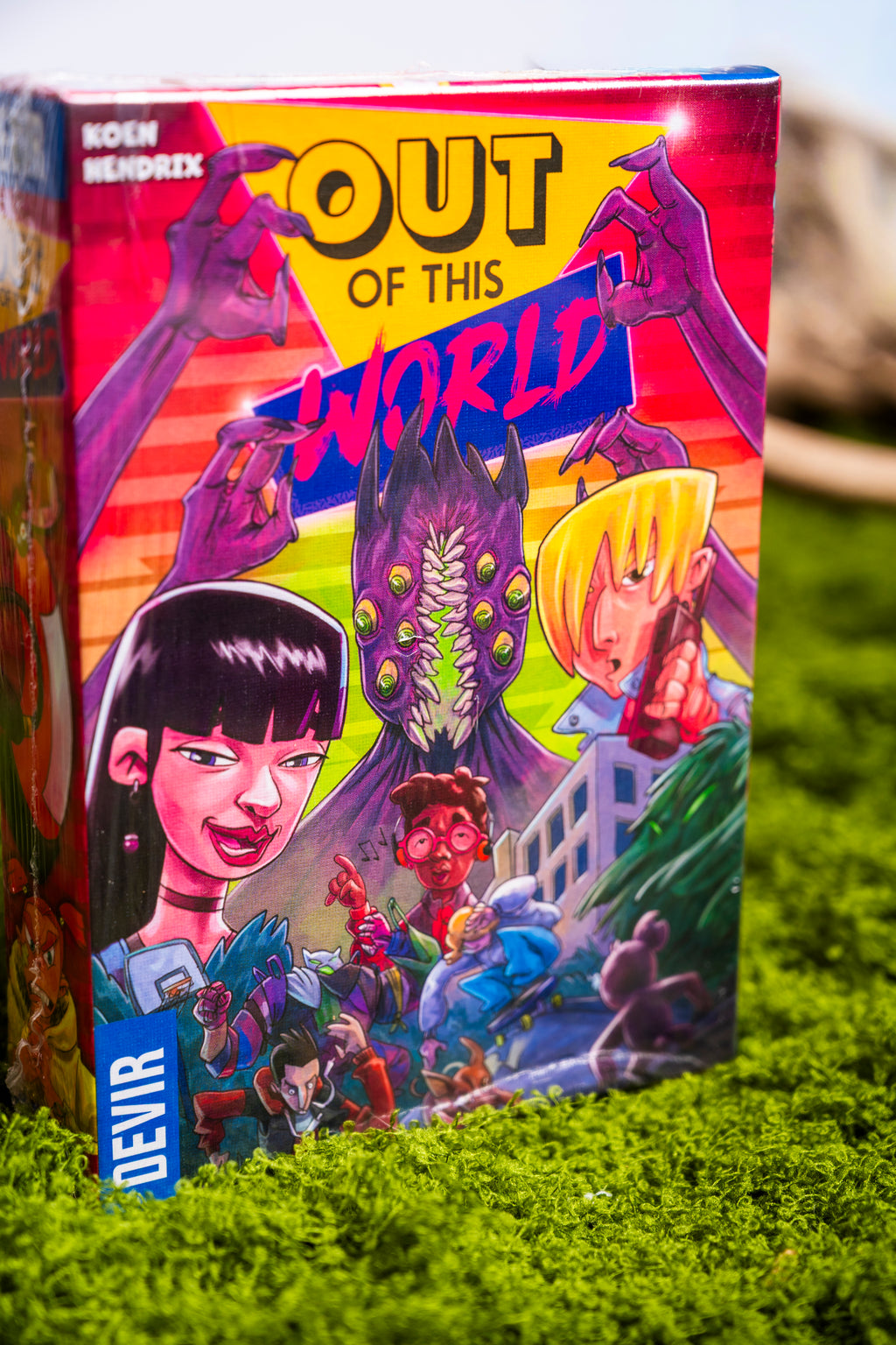 Out of this world - Outlet