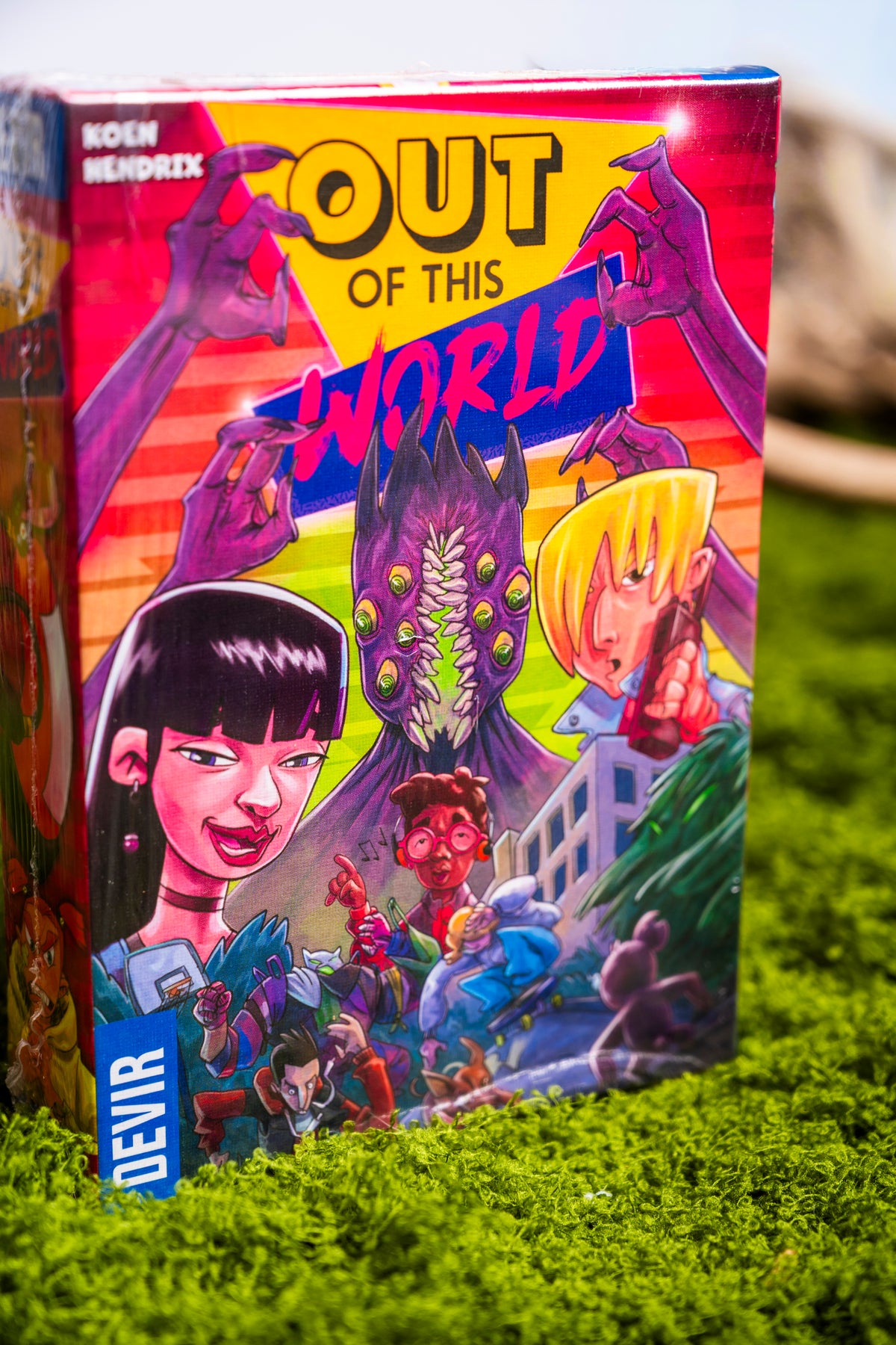 Out of this world - Outlet